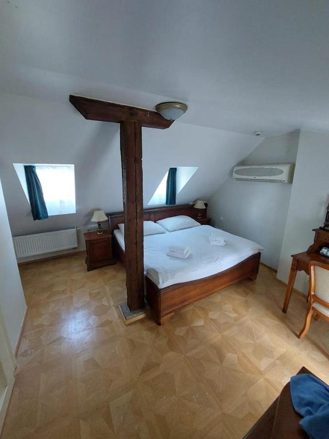 River View Residence By Charles Bridge Prága Kültér fotó